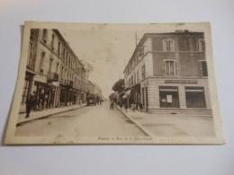 CPA-42005 - FEURS - RUE DE LA REPUBLIQUE - Feurs