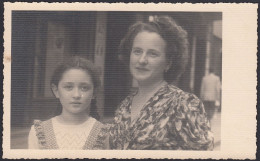 Italia 1940 - Ritratto Di Mamma E Figlia In Strada - Fotografia D'epoca - Places