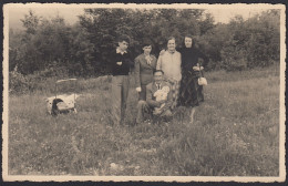 Italia 1955 - Ritratto Di Famiglia Tra Il Verde - Fotografia D'epoca - Places