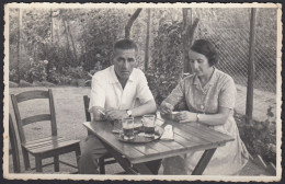 Italia 1950 - Coppia Beve Caffè In Giardino - Fotografia D'epoca - Places