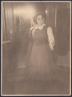 Italia 1920 - Ritratto Di Donna In Camera - Fotografia D'epoca - Places