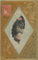 Art Nouveau Golden Embossed Card With Girl In A Velvet Cameo . Carte Or Velours Très Belle - Ante 1900