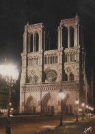 PARIS, NOTRE DAME ILLUMINEE COULEUR REF 15980 - Notre Dame De Paris