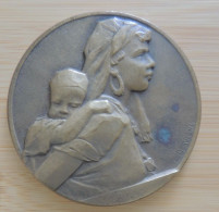 Médaille Semaine Coloniale Française Du Petit Atlas Français Megglé, Bronze, L. Desvignes 1932 - Professionnels / De Société