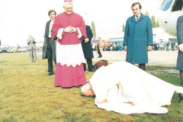 Pope John Paul II Papal Travels Postcard Czechia Prague - Papi