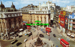 R572801 Piccadilly Circus. London. Photographic Greeting Card. Natural Colour Se - Otros & Sin Clasificación