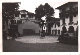 Cambo - Photo Ancienne Originale - Place Du Village - Le Fronton - Hôtel Restaurant De La Rhune - Pelote Basque Chistera - Cambo-les-Bains