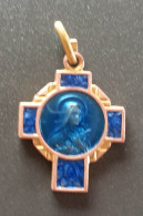 Pendentif Médaille Religieuse émaillé Années 30 "Sainte Thérèse De L'Enfant Jésus / Lisieux" Religious Medal - Godsdienst & Esoterisme