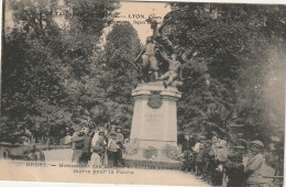 XXX -(29) BREST - MONUMENT DES MARINS ET SOLDATS BRETONS MORTS POUR LA PATRIE - ANIMATION - ENFANTS  - Brest