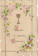 XXX -" SOUVENIR DE PREMIERE COMMUNION " - CARTE RELIGIEUSE CELLULOID PEINTE  - CALICE  ET FLEURS  - Religión & Esoterismo