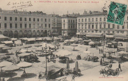 XXX -(31) TOULOUSE - LA PLACE DU CAPITOLE A LA FIN DU MARCHE - ANIMATION - CAFES - 2 SCANS - Toulouse