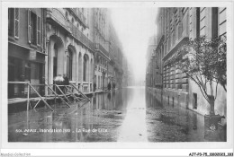 AJTP3-75-0384 - INNONDATION -  La Rue De L'ille  - Inondations De 1910