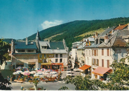 XXX -(38) VILLARD DE LANS - LA PLACE DE LA LIBERATION - COMMERCES - HOTEL CAFE RESTAURANT  - 2 SCANS - Villard-de-Lans