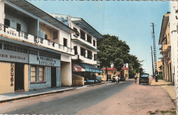 XXX - DOUALA ( CAMEROUN ) - COMMERCES : POISSONNERIE SOPECOBA , CHARCUTERIE ...- 2 SCANS - Camerun