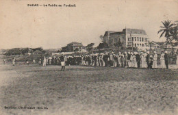 XXX - DAKAR ( SENEGAL )- LE PUBLIC AU FOOTBALL - COLL.  BENYOUMOFF - 2 SCANS - Sénégal