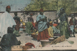 XXX - DAKAR ( SENEGAL )- SUR LE MARCHE - ANIMATION - CARTE COLORISEE  - COLL.  BENYOUMOFF - Sénégal
