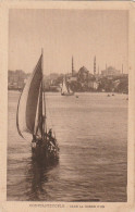 XXX - CONSTANTINOPLE ( TURQUIE ) - DANS LA CORNE D' OR - BATEAUX , BARQUES DE PECHE  - 2 SCANS - Turkey