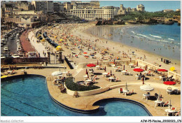 AJWP5-0523 - PISCINE - BIARRITZ - LA GRANDE PLAGE ET LES CASINOS  - Autres & Non Classés