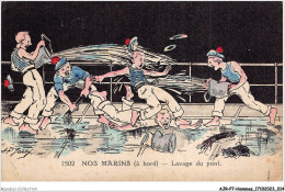 AJRP7-0656 - HOMMES - NOS MARINS - A BORD - LAVAGE DU PONT  - Hombres