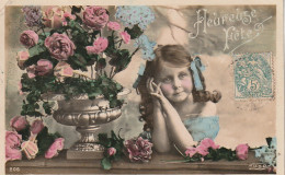 XXX - " HEUREUSE FETE " - PORTRAIT DE FILLETTE AVEC RUBANS ET COUPE DE FLEURS - CARTE COLORISEE - 2 SCANS - Other & Unclassified