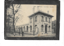 94- CRETEIL- Une Vue Animée Du BATIMENT Des " BAINS-DOUCHES " - Creteil