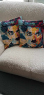 Housses De Coussins De Dimensions 40x40 Cm Arborant L'effigie De Charlie Chaplin - Otros & Sin Clasificación