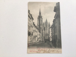 Carte Postale Ancienne Tournai Le Beffroi Et La Cathédrale Vus De La Rue Saint-Martin - Tournai