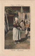 XXX -(63) TYPES D' AUVERGNE - VIEILLE PAYSANNE - CARTE COLORISEE - 2 SCANS - People