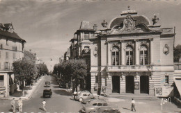 XXX -(63) CHATELGUYON - LE THEATRE ET AVENUE BARADUC - ANIMATION - AUTOMOBILES - 2 SCANS - Châtel-Guyon