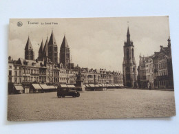 Carte Postale Ancienne. (1931) La Grand’Place (avec Ancienne Automobile) - Tournai