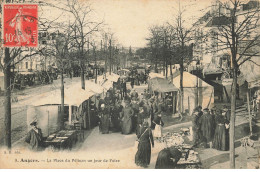 49 ANGERS #21094 PLACE DU PELICAN UN JOUR DE FOIRE - Angers