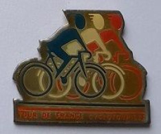 Pin's  Sports  Cyclisme, Coureurs  Bleu, Blanc, Rouge  TOUR  DE  FRANCE  CYCLOTOURISTE  Verso  FRAISSE - Cycling