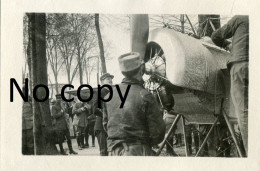 PHOTO FRANCAISE - AVION ALLEMAND FOKKER CAPTURE A COURMELOIS ET PRESENTE A REIMS MARNE - GUERRE 1914 1918 - Oorlog, Militair