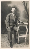 84 CAVAILLON #22552 CARTE PHOTO D UN HOMME PHOTOGRAPHE GALLE - Cavaillon