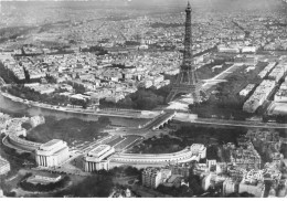 75 PARIS #22650 VUE AERIENNE PALAIS CHAILLOT SEINE TOUR EIFFEL CHAMP DE MARS ECOLE MILITAIRE - Cartas Panorámicas