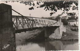 XXX -(82) VALENCE D' AGEN - LA PASSERELLE - 2 SCANS - Valence