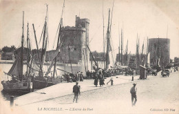 LA ROCHELLE     ENTREE DU PORT   QUAI - La Rochelle