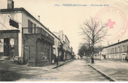 33 VERDELAIS #26065 UN COIN DES ALLEES + CACHET CROIX ROUGE HOPITAL MILITAIRE - Verdelais