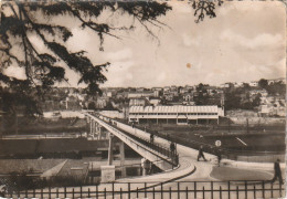 XXX -(86) POITIERS - LA PASSERELLE  DES ROCS - LES COTEAUX DE LA ROCHE - LES GARAGES ET ATELIERS DES P. T. T.  - Poitiers