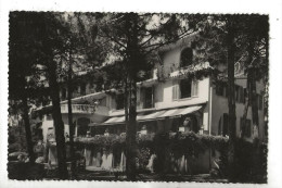 Sainte-Maxime (83) : L'Hôtel Beau-Site Pris Du Jardin En 1950 PF. - Sainte-Maxime