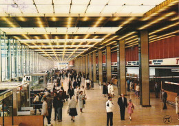 XXX -(94) AEROPORT DE PARIS ORLY - LE HALL DE L' AEROGARE - 2 SCANS  - Orly