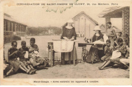 CONGO FRANCAIS #27796 CONGREGATION SAINT JOSEPH DE CLUNY CHRETIEN COUTURE ENFANT - Frans-Kongo