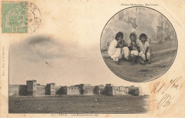 TUNISIE #28079 SFAX LES REMPARTS AU SUD ENFANTS BEDOUINES - Túnez