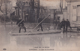 XXX Nw-(92) ASNIERES - CRUE DE LA SEINE - LE QUAI DE COURBEVOIE - ANIMATION - PASSEURS - Asnieres Sur Seine