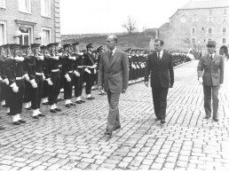 18 BOURGES POLITIQUE #PP1150 LE PRESIDENT VALERY GISCARD D ESTAING ET LE GENERAL 1977 - Andere & Zonder Classificatie