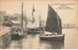 50 SAINT VAAST LA HOUGUE #MK32899 LE QUAI VAUBAN LE DEPART POUR LA PECHE - Saint Vaast La Hougue