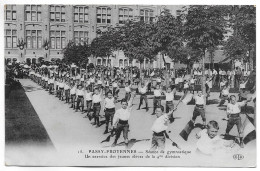 CPA BELGIQUE (TOURNAI RAMEGNIES ) (PENSIONNAT De ) ** PASSY FROYENNES  SEANCE DE GYMNASTIQUE  UN EXERCICE DES JEUNES ** - Tournai