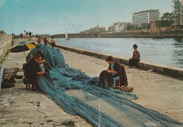 LES SABLES D'OLONNE - LE RAVAUDAGE DES FILETS - Sables D'Olonne