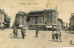 DINARD - La Place Du Commerce - Coiffeur - Animé - Dinard