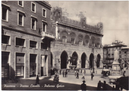 PIACENZA - CARTOLINA  - PIAZZA CAVALLI - PALAZZO GOTICO - VIAGGIATA PER COLLEFERRO - ROMA - 1956 - Piacenza